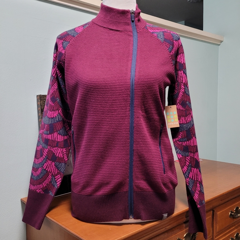 T9 Sweater